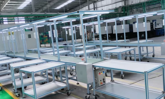 Assmbly Line With Belt Conveyor